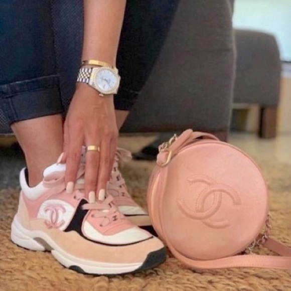 CHANEL Shoes - CHANEL lambskin pink CC Interlocking sneakers 38